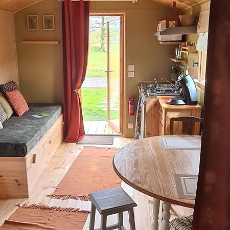 Roulotte A La Ferme Buissonniere Villa La Lande-de-Louge Luaran gambar