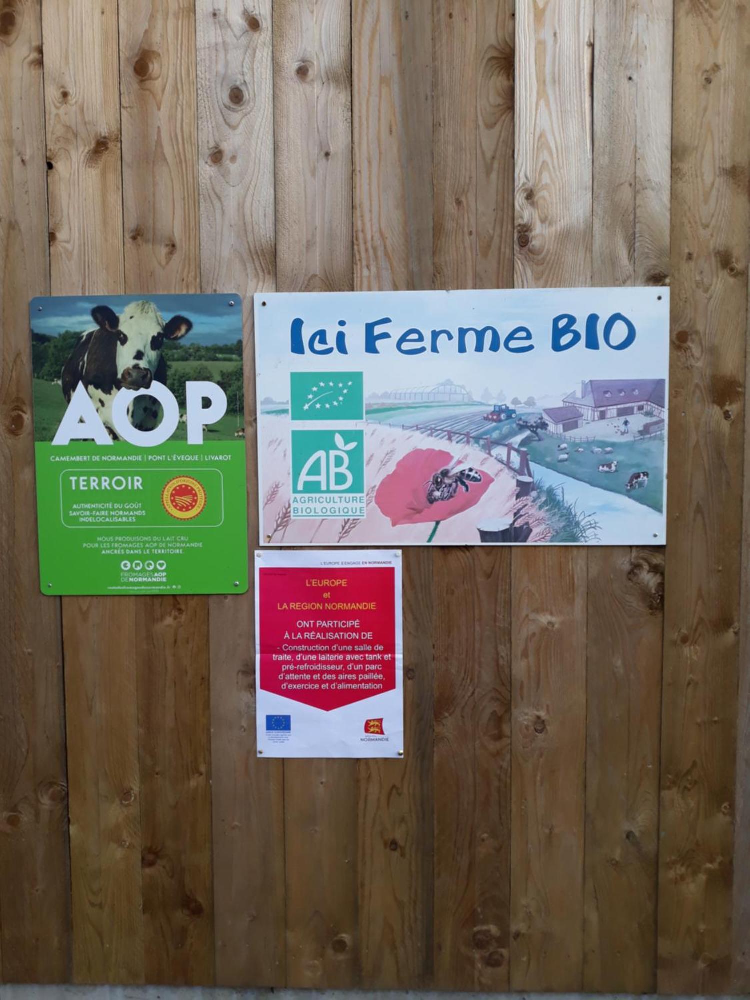 Roulotte A La Ferme Buissonniere Villa La Lande-de-Louge Luaran gambar